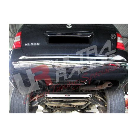 Strutbars Mercedes ML 320 97-05 UltraRacing 2-Point Rear Lower Tiebar | races-shop.com